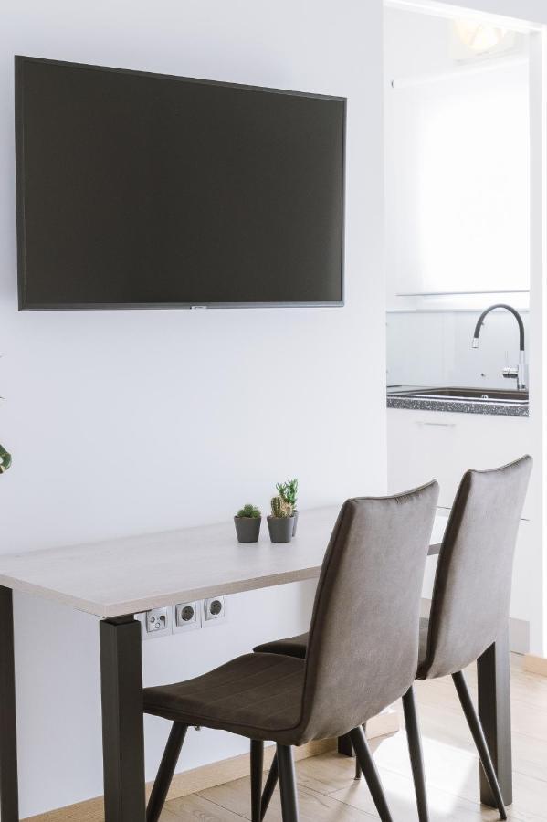 Minimal Apartment On The Shadow Of The Acropolis Athens Exterior photo