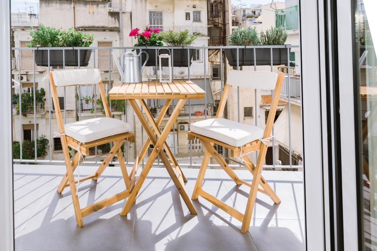 Minimal Apartment On The Shadow Of The Acropolis Athens Exterior photo